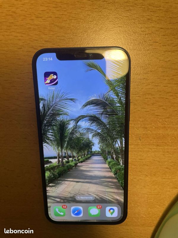 IPhone 12 (image 3)