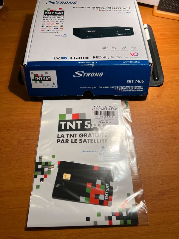 STRONG SRT7406 - Décodeur satellite TNTSAT HD + carte TNTSAT