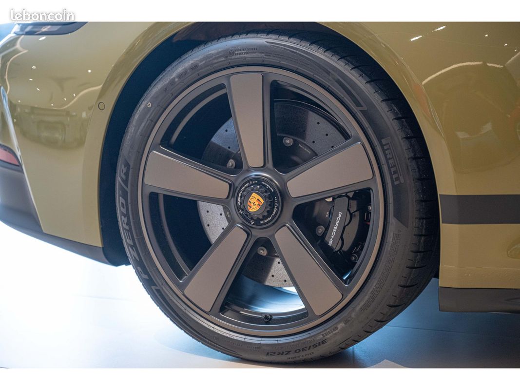 Porsche 911 gts cabriolet type 992.2 spirit 70 - 3.6 541 ch pdk (image 21)
