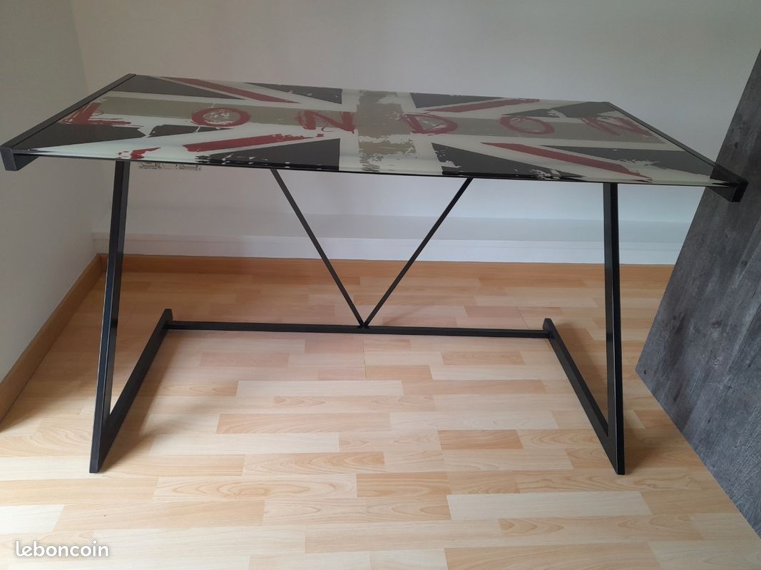 Bureau Londres et chaise (image 2)