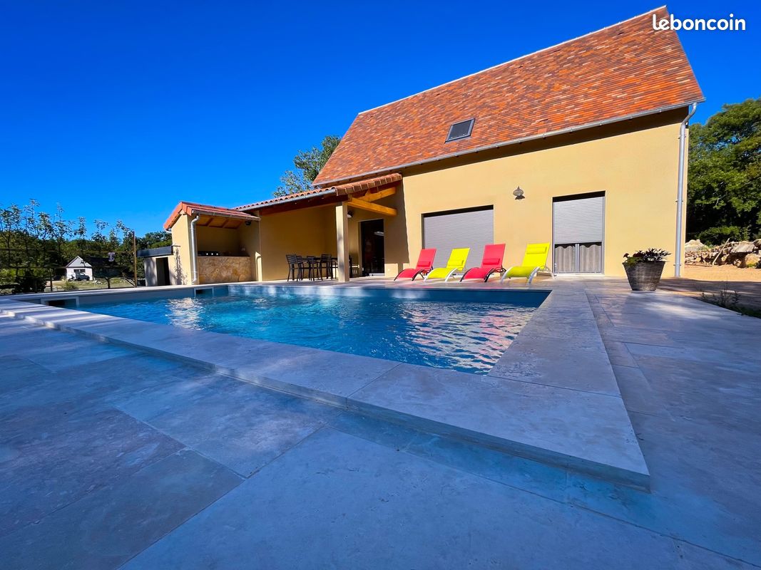Villa avec piscine sur le causse (image 1)