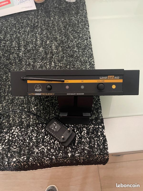 Récepteur De Microphone Sans Fil AKG UHF SR40 (image 1)