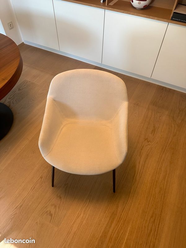 1 table salle à manger et 4 chaises BoConcept (image 7)