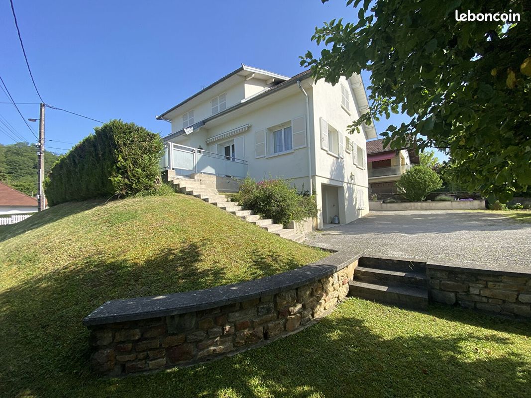 Maison 5 pièces 159 m² · à Lons-le-Saunier · 159 m² · 260 000 €