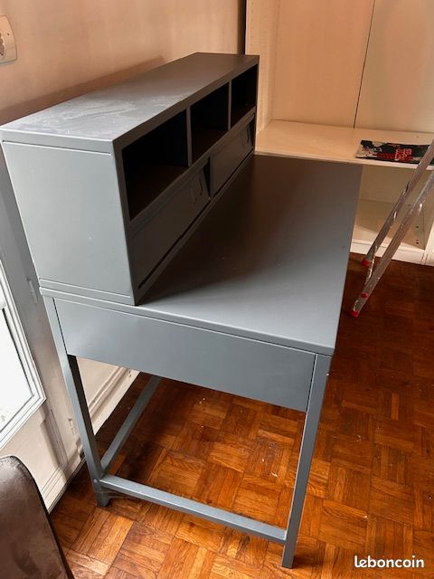 Vend bureau style industriel metal gris et son fauteuil en tres bon etat (image 3)