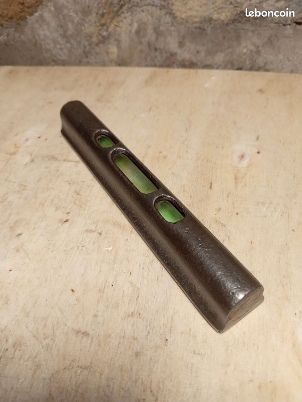 Lot De Deux Anciens Niveaux à Bulle - Outils Vintage