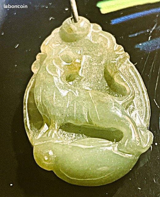 Pendentif jade lion (image 1)
