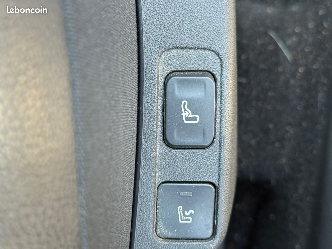 CITROEN DS4 1.6 HDI 110CH EXECUTIVE - Radar AR - Garantie 12 mois (image 17)
