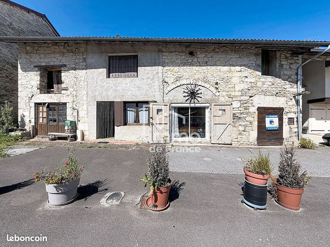 Maison 5 pièces 292 m² · à Samognat · 292 m² · 150 000 €
