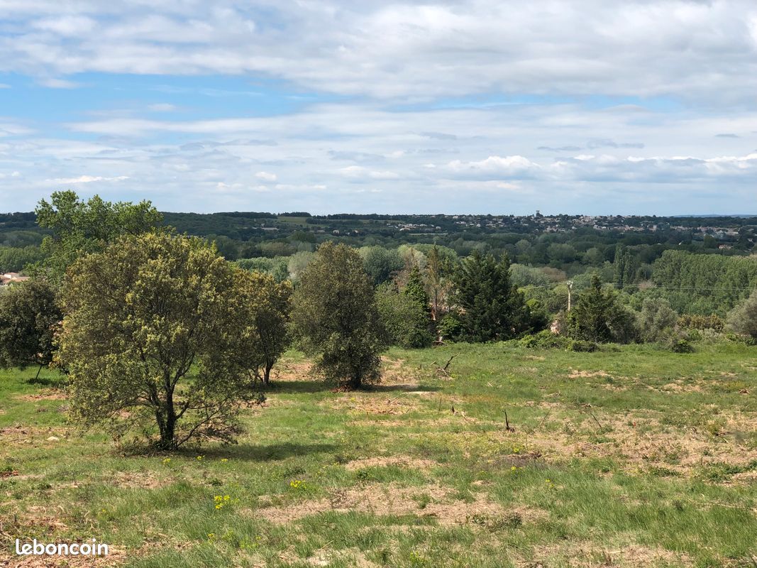 Terrains à bâtir de 550m2 · à Montfrin · 118 000 €