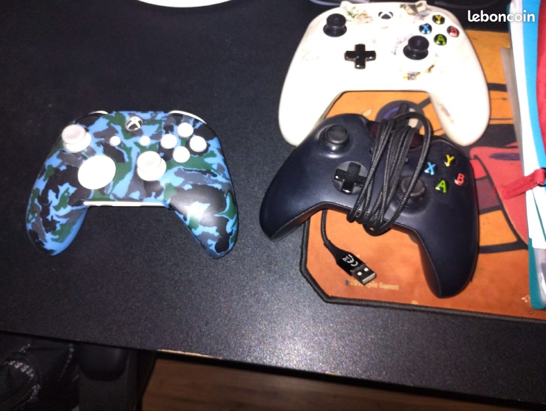 3 Manettes Xbox sans stick drift (image 1)