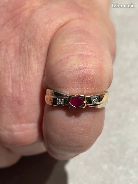 Bague Or 18 Carats Rubis Et Diamants 2.91 G - Taille 44, Occasion