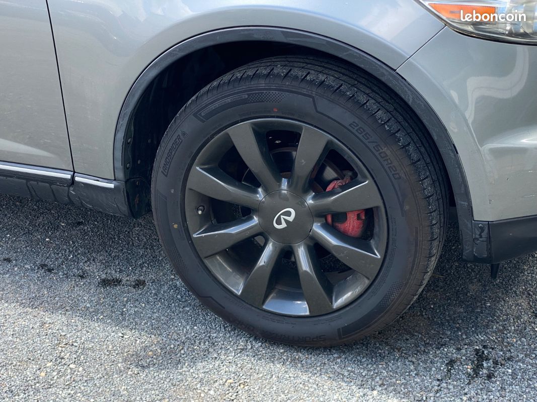 INFINITI FX35 / 3.5i V6 AWD 280 cv / Éthanol / Boîte auto / Toit ouvrant / Sièges chauffants / Son BOSE / Climatisation bi-zone (image 28)