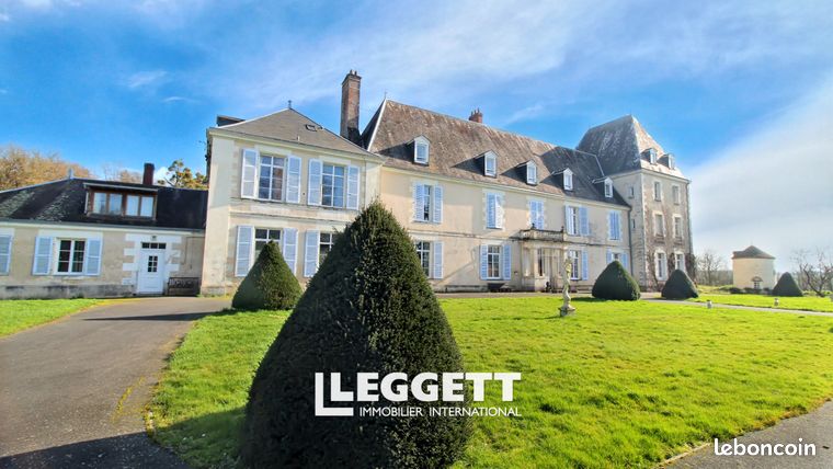 Château 43 pièces 930 m²