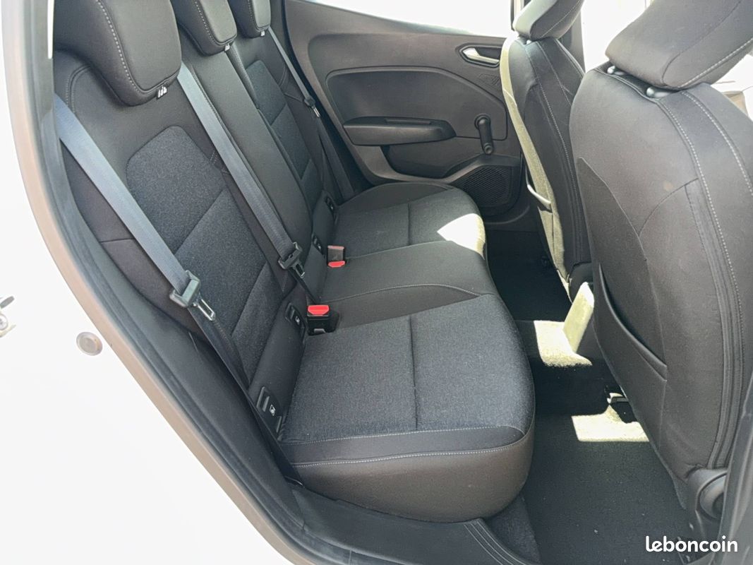 RENAULT Clio TCe 90 Equilibre (image 16)