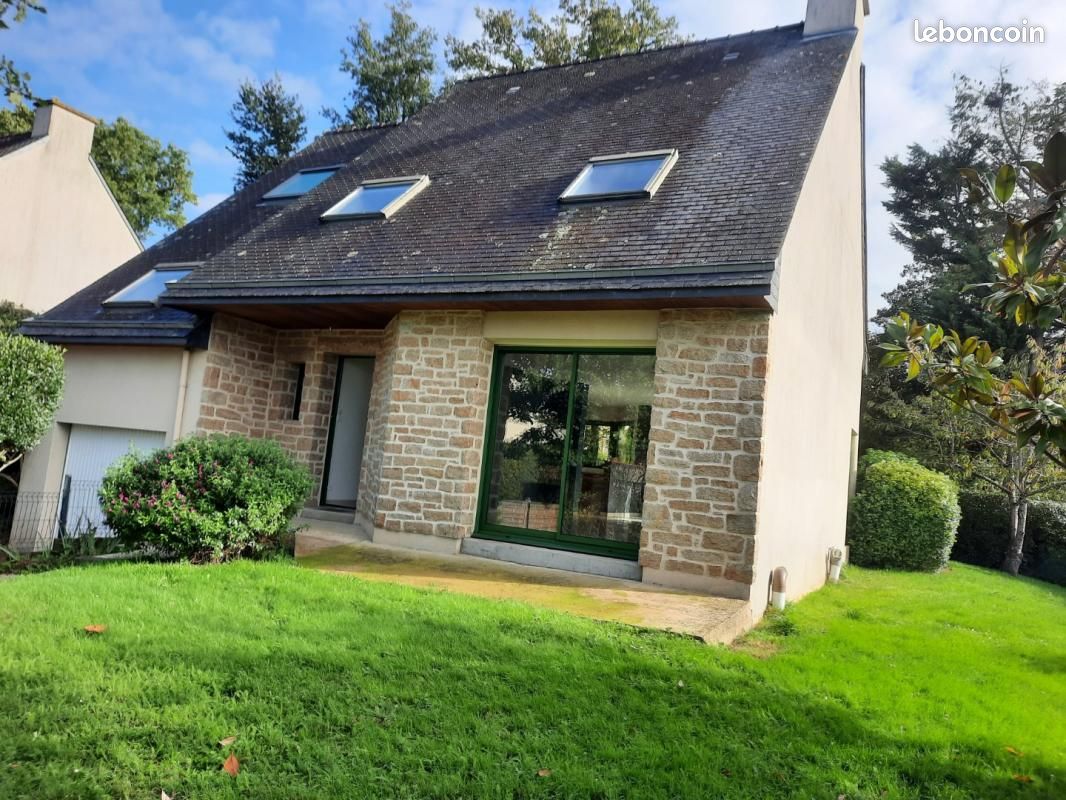 Maison 8 pièces 136 m² · à Saint-Grégoire · 136 m² · 1 412 €/mois