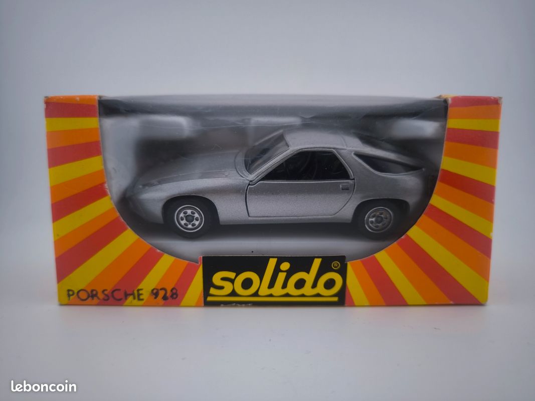 Miniature 1/43 Solido Porsche 928 gris metal boite vintage 70s (image 1)