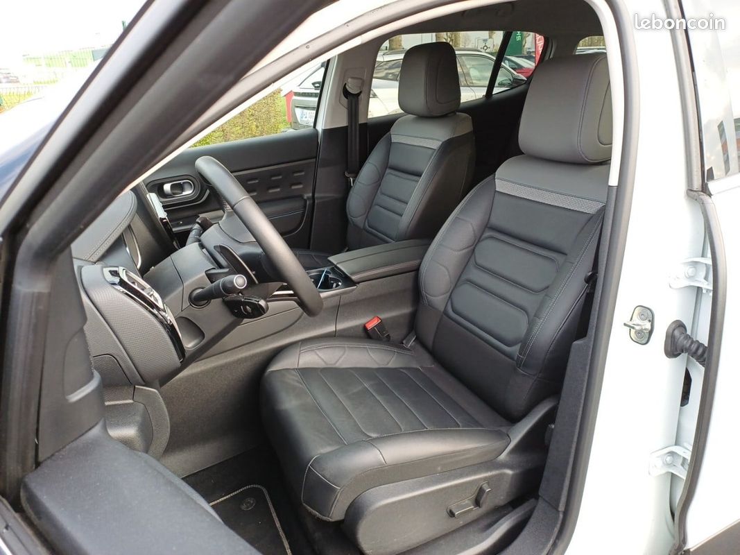 CITROEN C5 Aircross PureTech 130 S&S EAT8 Shine Pack (image 16)