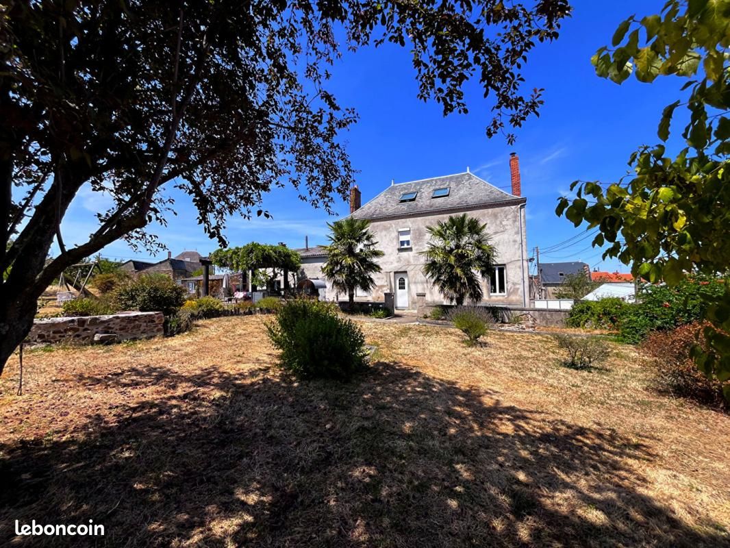 Maison 5 pièces 173 m² · à Glénay · 173 m² · 189 000 €