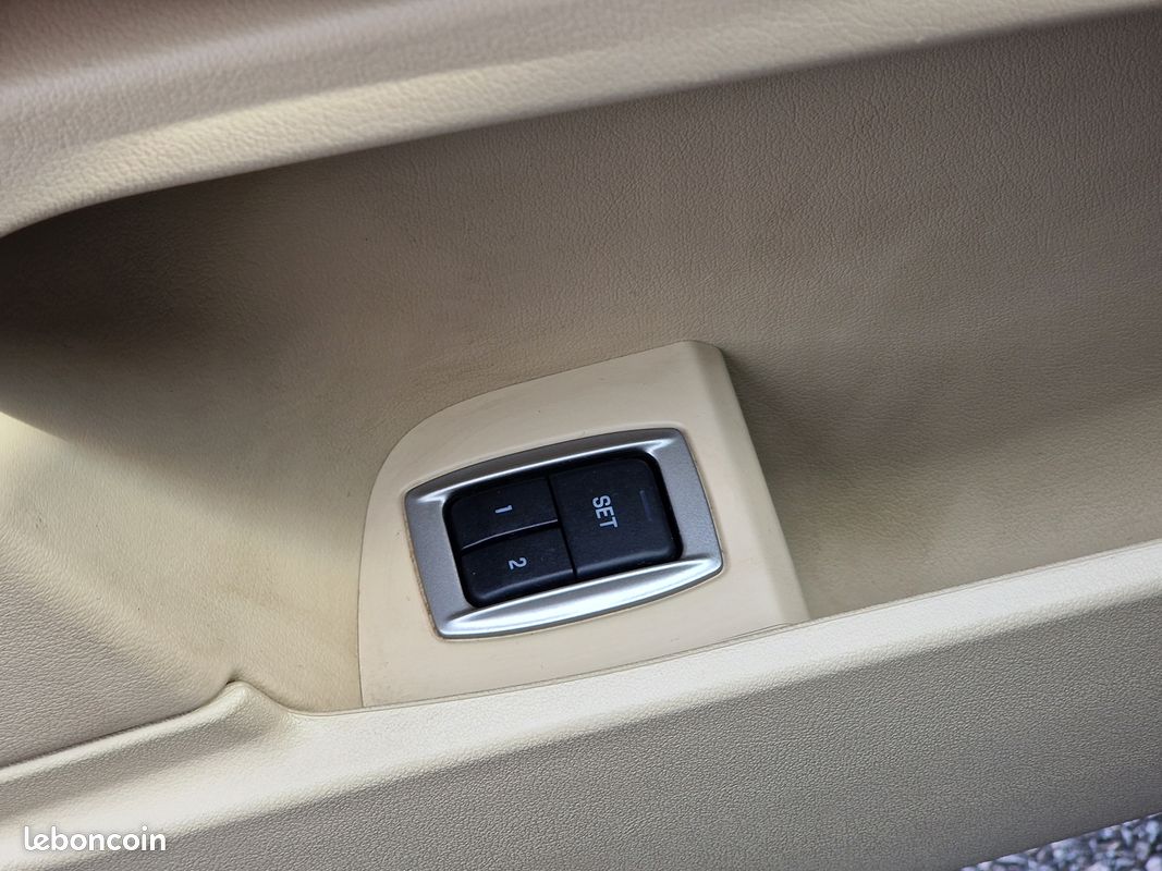 Jaguar XF 2.2 D 200CH LUXE PREMIUM (image 17)