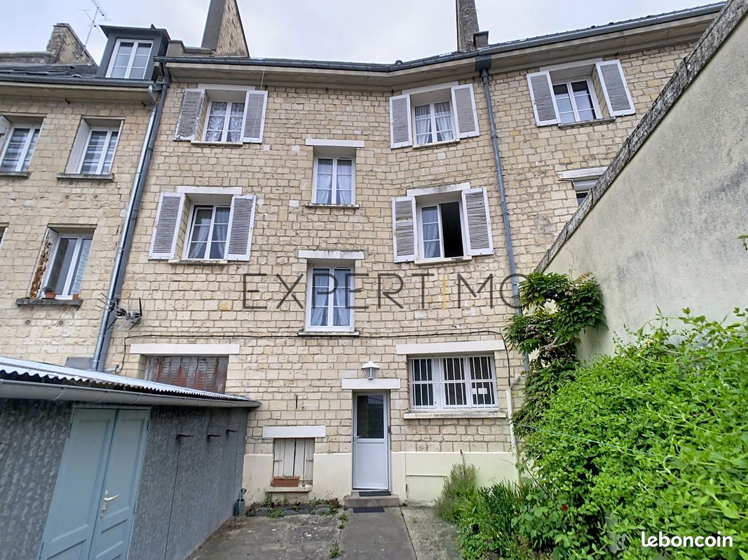 Local commercial 233 m² · à Les Monts d'Aunay · 233 m² · 262 800 €