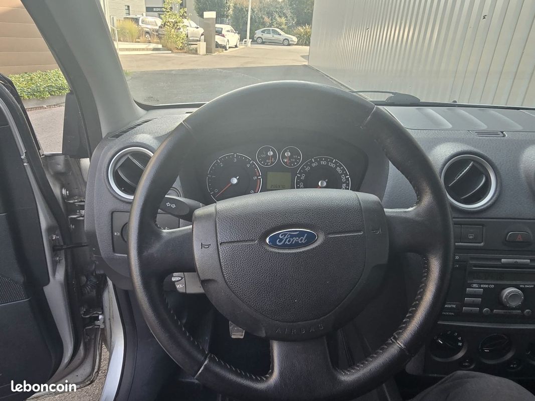 Ford Fusion 1.4 tdci ( Dans l'état ) (image 9)