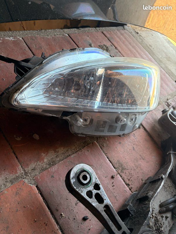 Phare avant gauche Peugeot 508 (image 1)