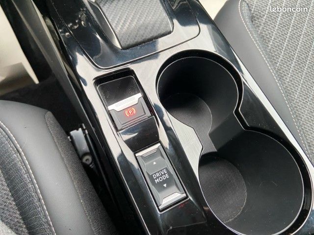 Peugeot 208 Hybrid 100 e-DCS6 Allure 5P (image 16)