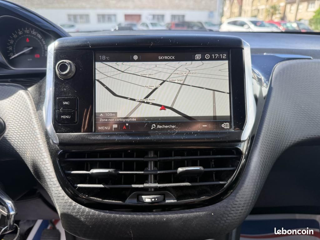 PEUGEOT 208 1.5 BlueHDi S&S - 100 Allure GPS + RADAR AR + CLIM (image 16)