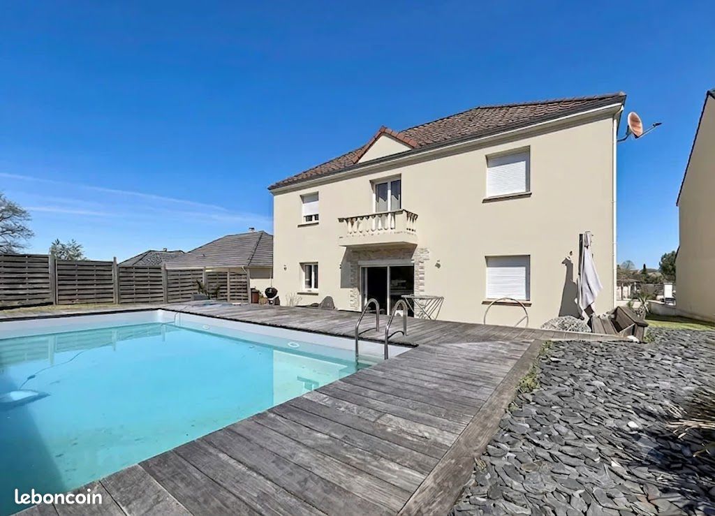 Maison 6 pièces 158 m² · à Saint-Pantaléon-de-Larche · 158 m² · 299 900 €