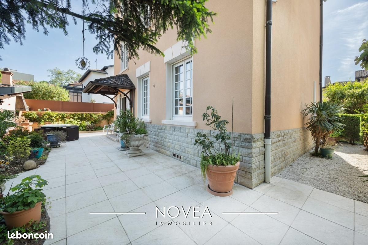Maison 7 pièces 136 m² · à Caluire-Et-Cuire · 136 m² · 720 000 €