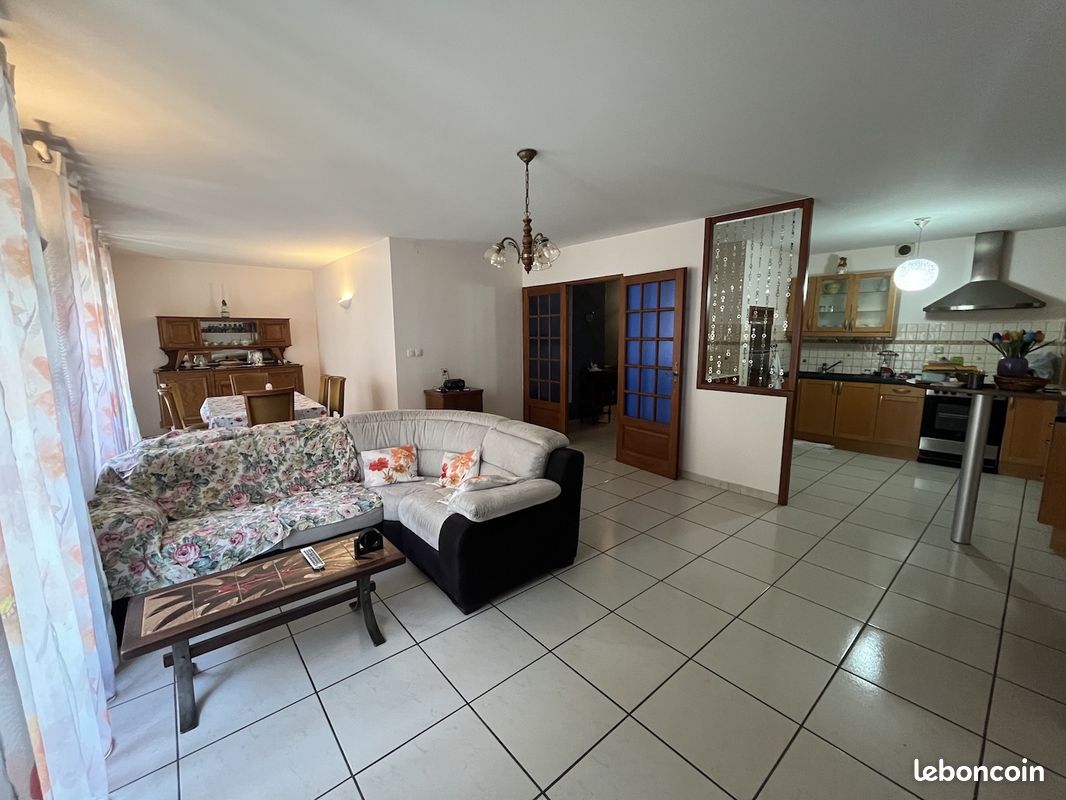 Appartement 5 pièces 101 m² · à Saint-Jean-de-Maurienne · 101 m² · 159 000 €