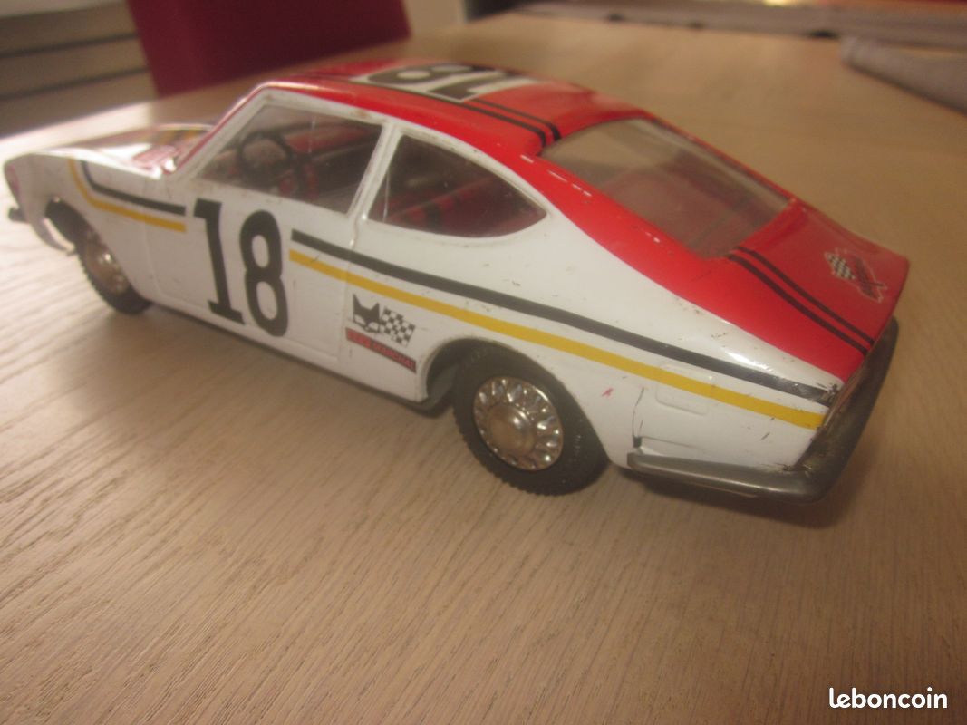 ANCIEN JOUET FRANCE Joustra Fiat Dino Rallye Tole Mecanique 1969 1/25