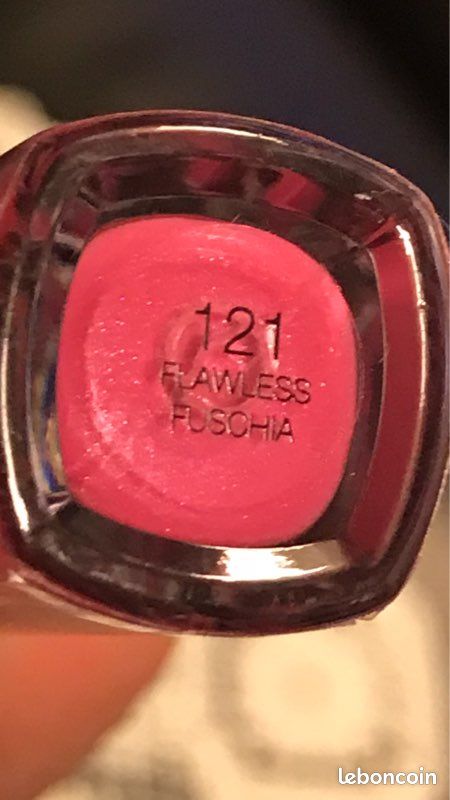 # Duo à Lèvres Infaillible de L'Oréal 121 flawless fushia kissproof et waterproof (image 3)