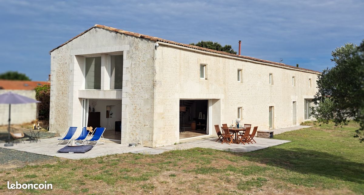 Maison 10 pièces 265 m² · à Saint-Michel-en-l'Herm · 265 m² · 380 000 €