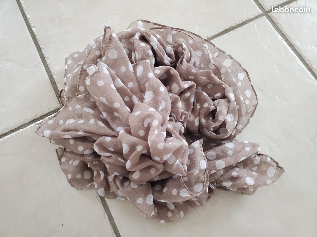 Foulard (image 1)