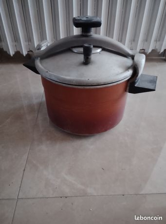 Cocotte Minute SEB Vintage Blanche – Autocuiseur Années 70/80, Collection