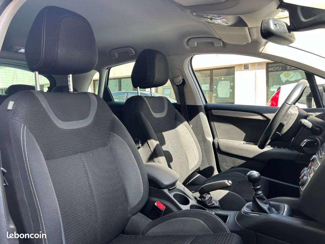 CITROEN C4 C4 PureTech 130 SS BVM6 Shine / Apple Carplay (image 25)