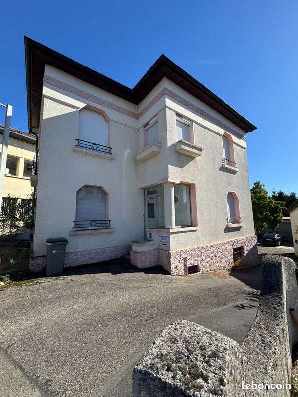 Maison 7 pièces 157 m² · à Neufchâteau · 157 m² · 240 000 €