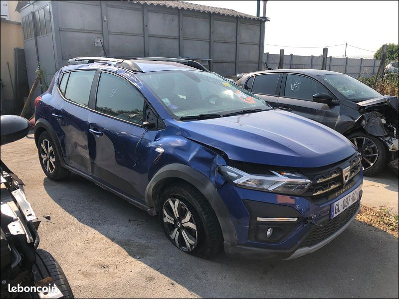 Dacia Sandero 1.0i 90 cv accidentée avec procédure VEI à vendre complète (image 1)