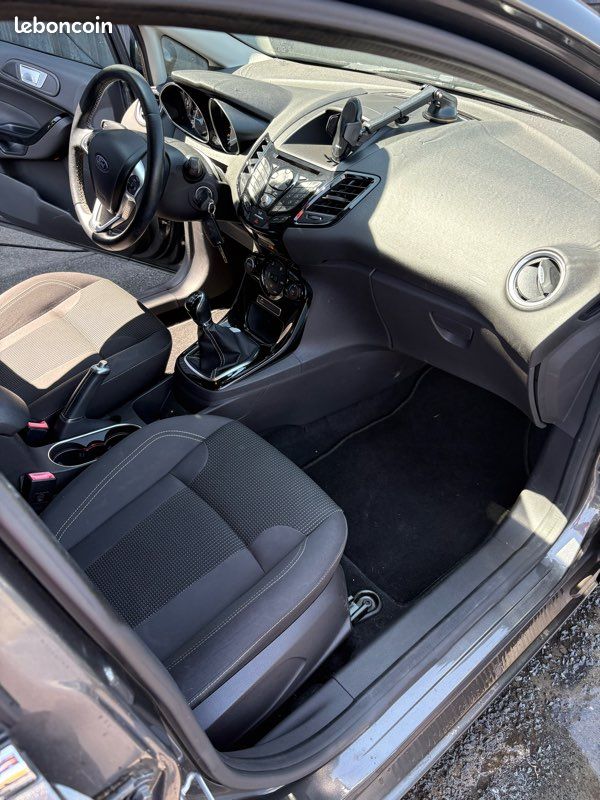 Ford Fiesta 1.0L ecoboost en l’état (image 5)