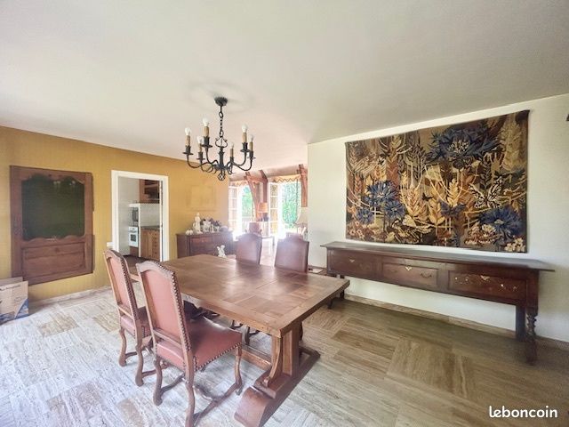 Propriété 13 pièces 341 m² (image 8)