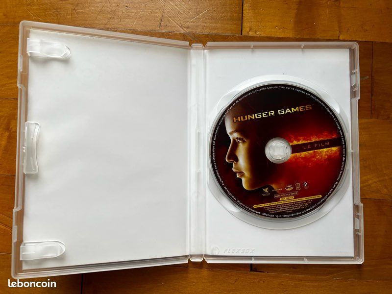 Hunger Games DVD (image 4)