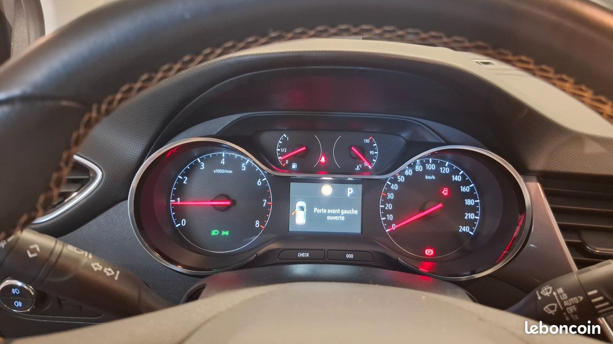 OPEL CROSSLAND X 1.2 T 110CH INNOVATION BOÎTE AUTO - CARPLAY - AFFICHAGE TÊTE HAUTE - DISTRIBUTION Ok (image 13)