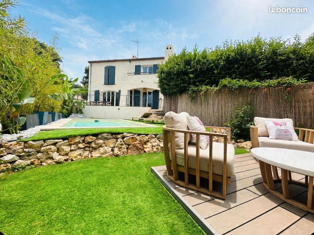 Maison 9 pièces 202 m² · à Mandelieu-la-Napoule · 202 m² · 820 000 €