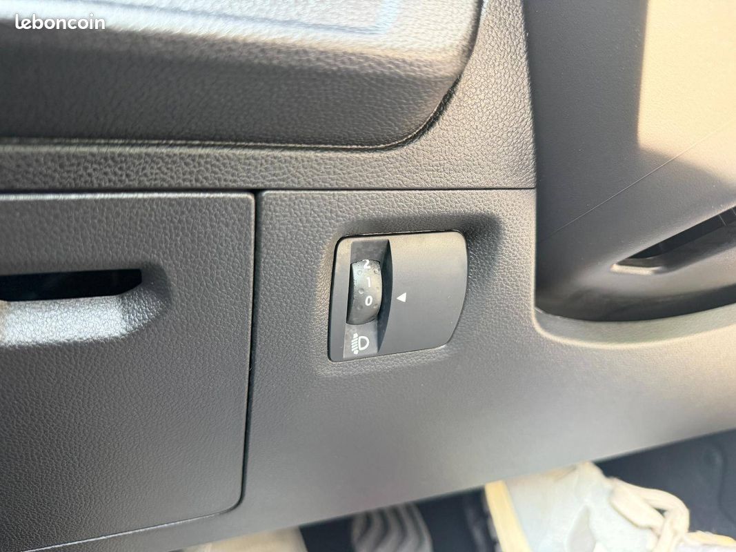 DACIA Sandero SCe 65 Essential (image 20)