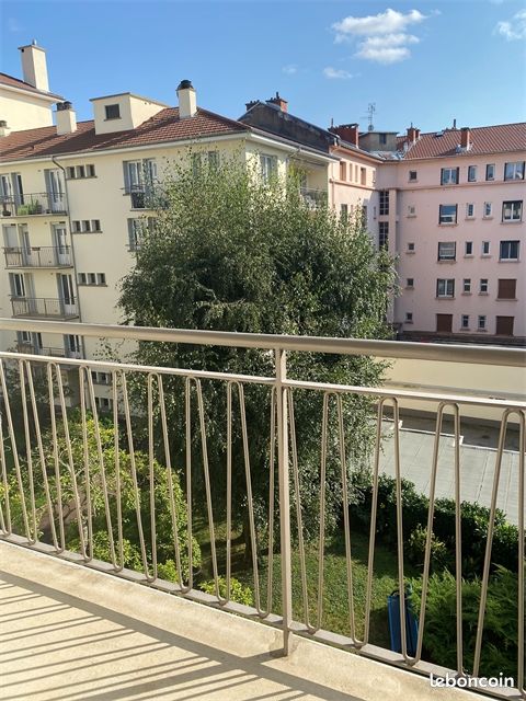 Appartement 2 pièces 70 m² · à Bourg-en-Bresse · 70 m² · 695 €/mois