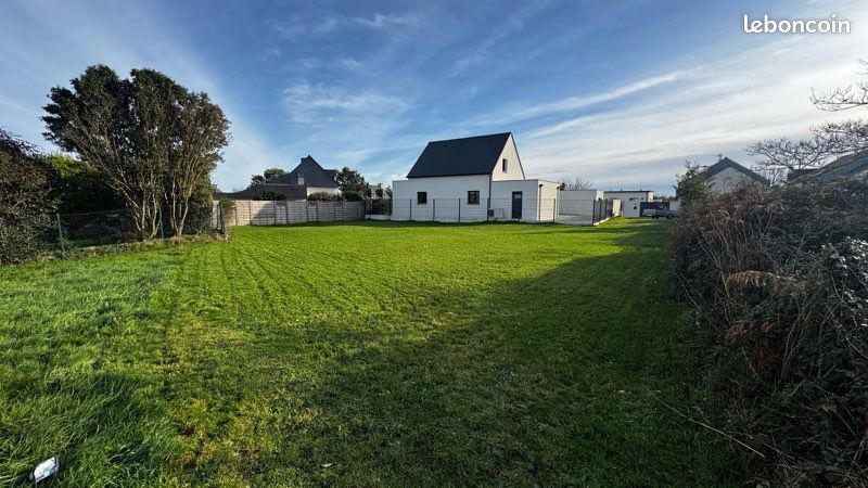 Terrain constructible et viabilisé de 524 m2 · à Plouhinec · 120 000 €