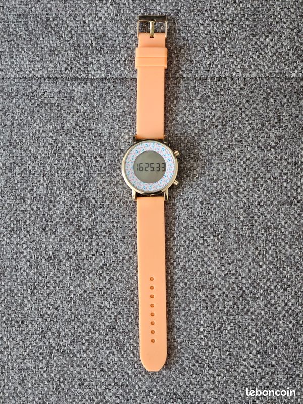 Montre Fitness Femme Verte – Neuf Avec Défauts – Podomètre Chrono Alarme