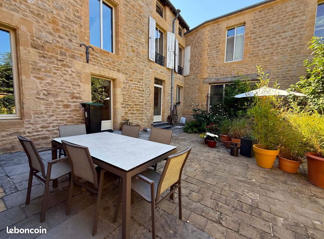 Maison 9 pièces 278 m² · à Charleville-Mézières · 278 m² · 440 000 €